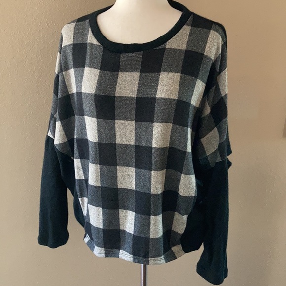 Plaid long sleeve sweater - Picture 1 of 7